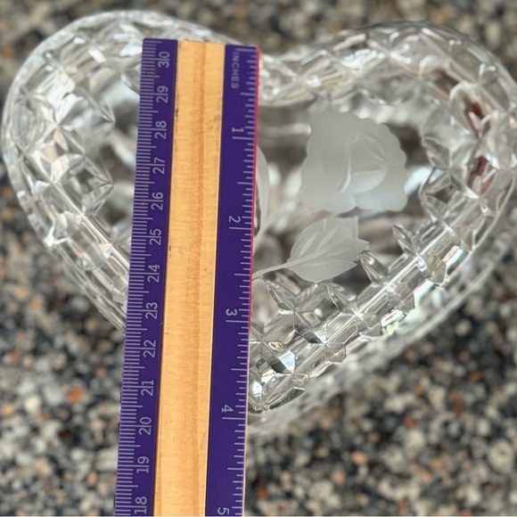 Heart-Shaped Crystal Candy Box - Picture 7 of 8